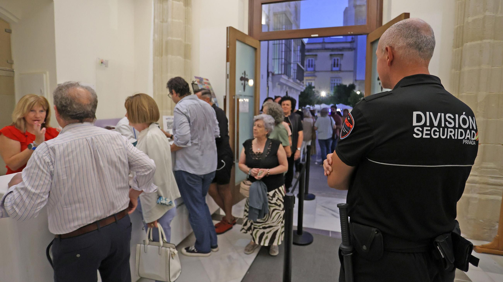 Inauguración de 'Entre Vinos Tintos y Blancos' en Jerez