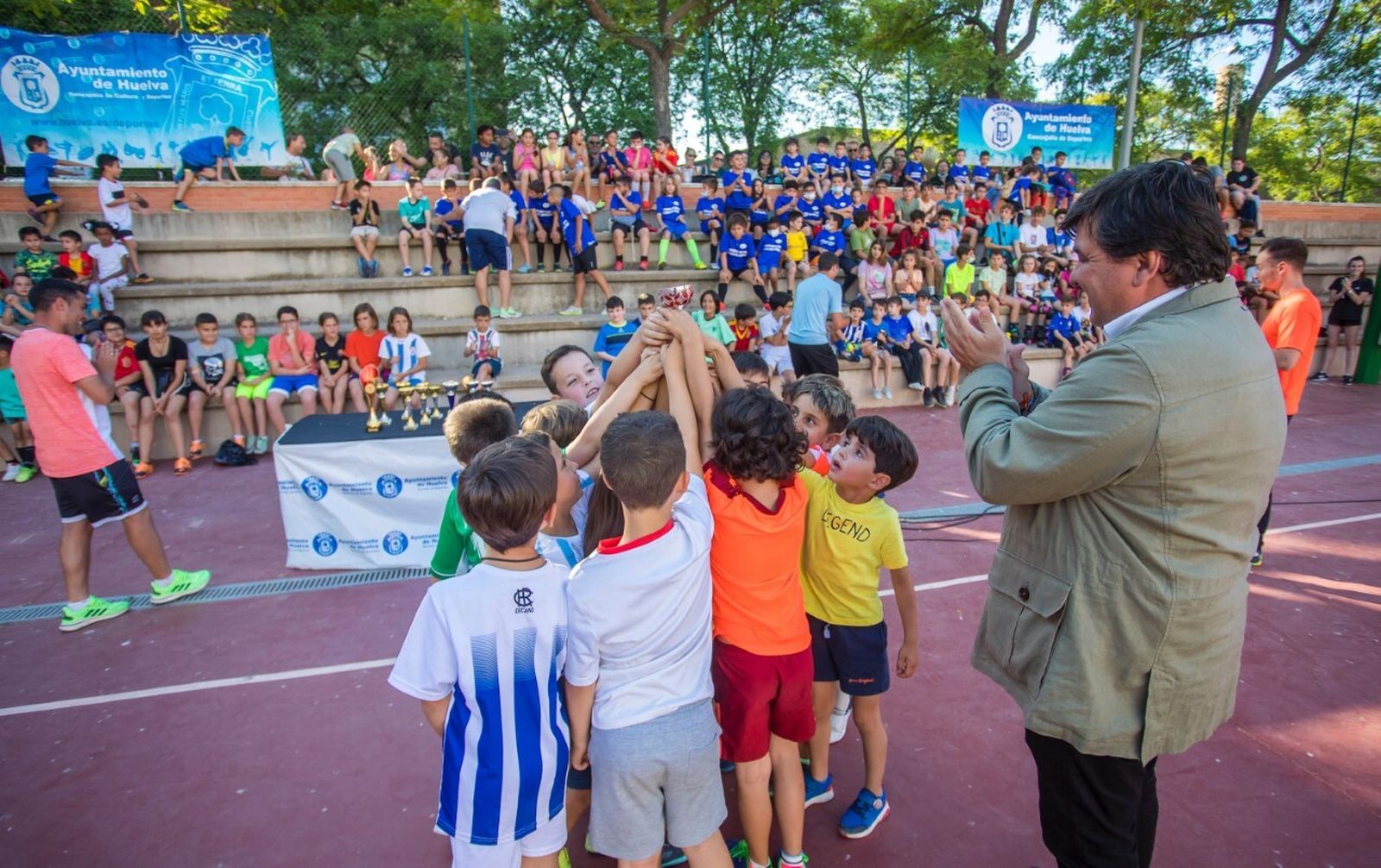 Gabriel Cruz, en la entrega de trofeos dentro de la clausura de las Escuelas Deportivas.