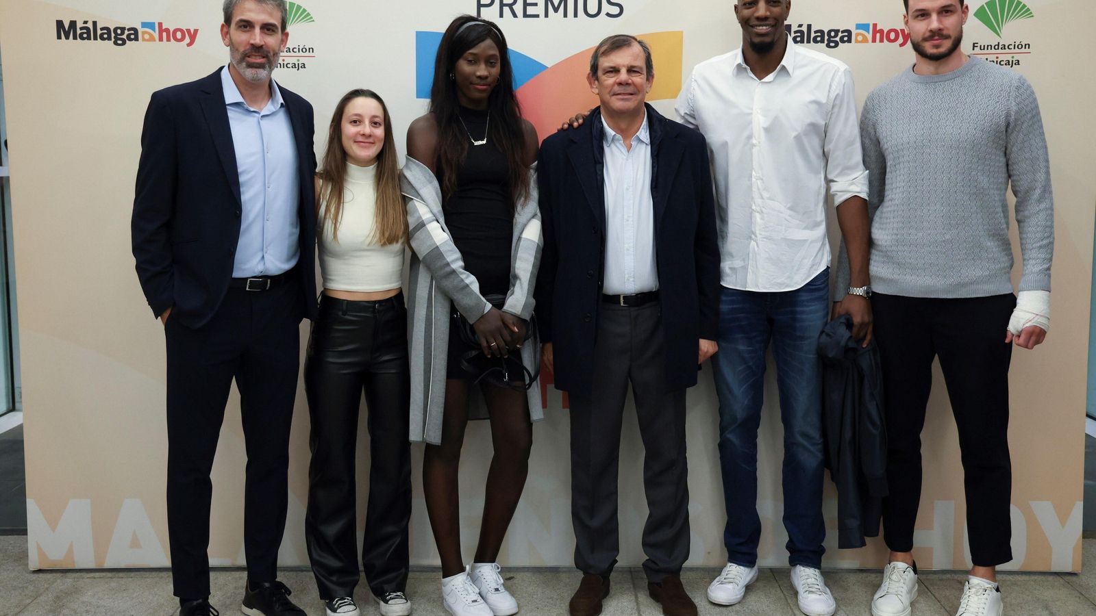 Berni Rodríguez, Marta Ortega, Fatou Filor, Juanma Rodríguez, Yankuba Sima y Jonathan Barreiro. Berni Rodríguez, Marta Ortega, Fatou Filor, Juanma Rodríguez, Yankuba Sima y Jonathan Barreiro.