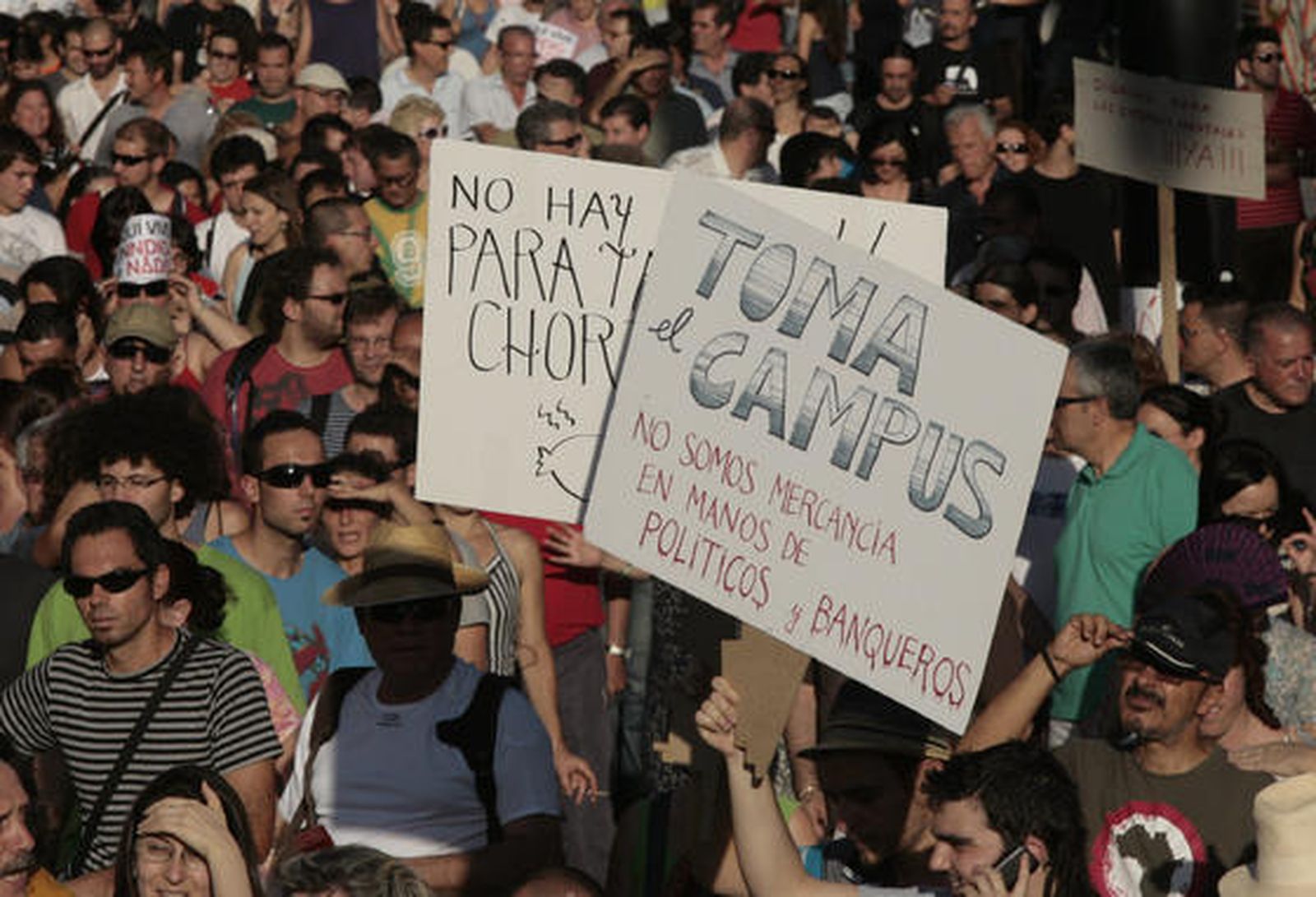 Ambiente pacífico y festivo en la manifestación de los indignados.

Foto: Juan Carlos Munoz