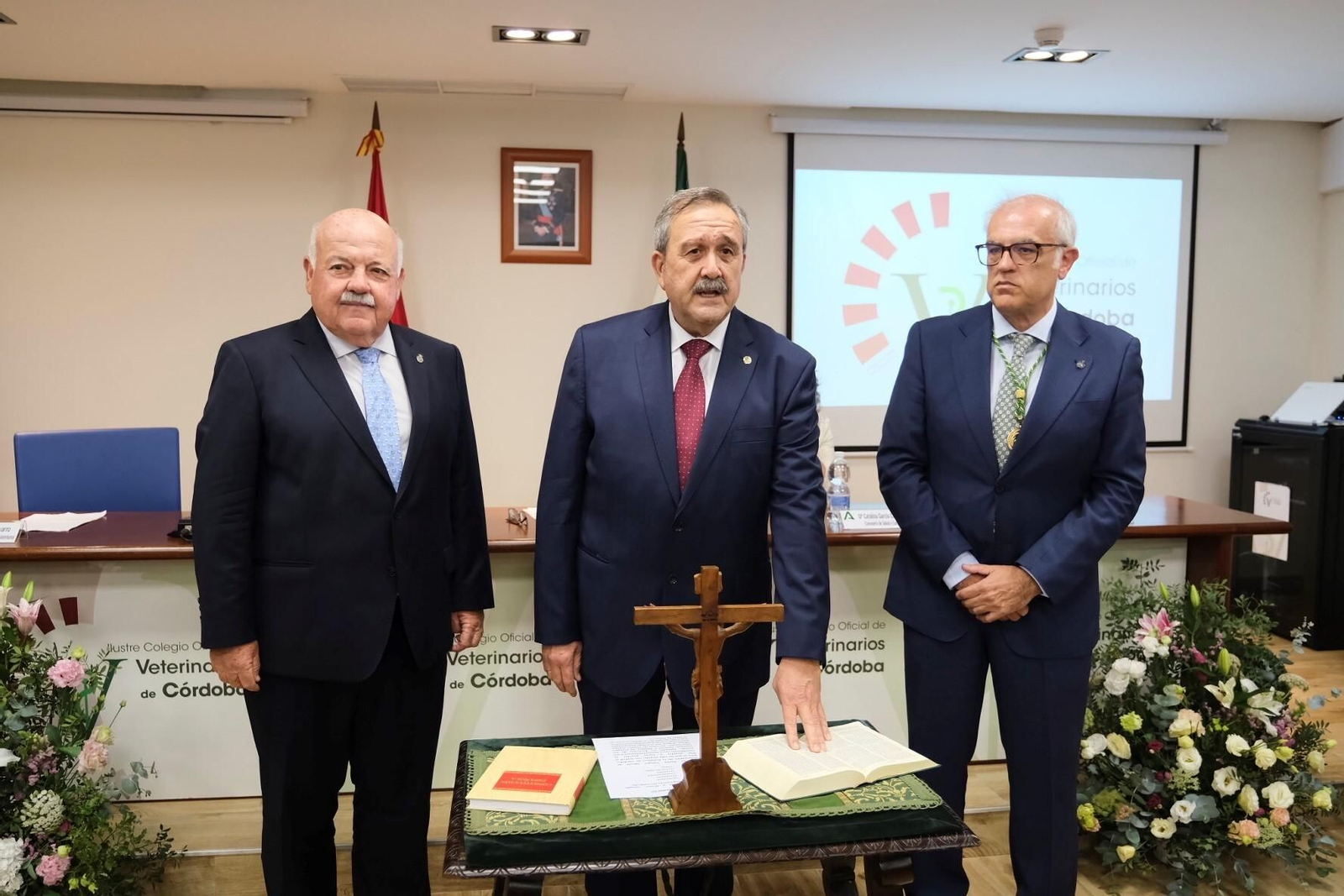 La toma de posesión de la nueva junta directiva del Colegio de Veterinarios de Córdoba, en imágenes