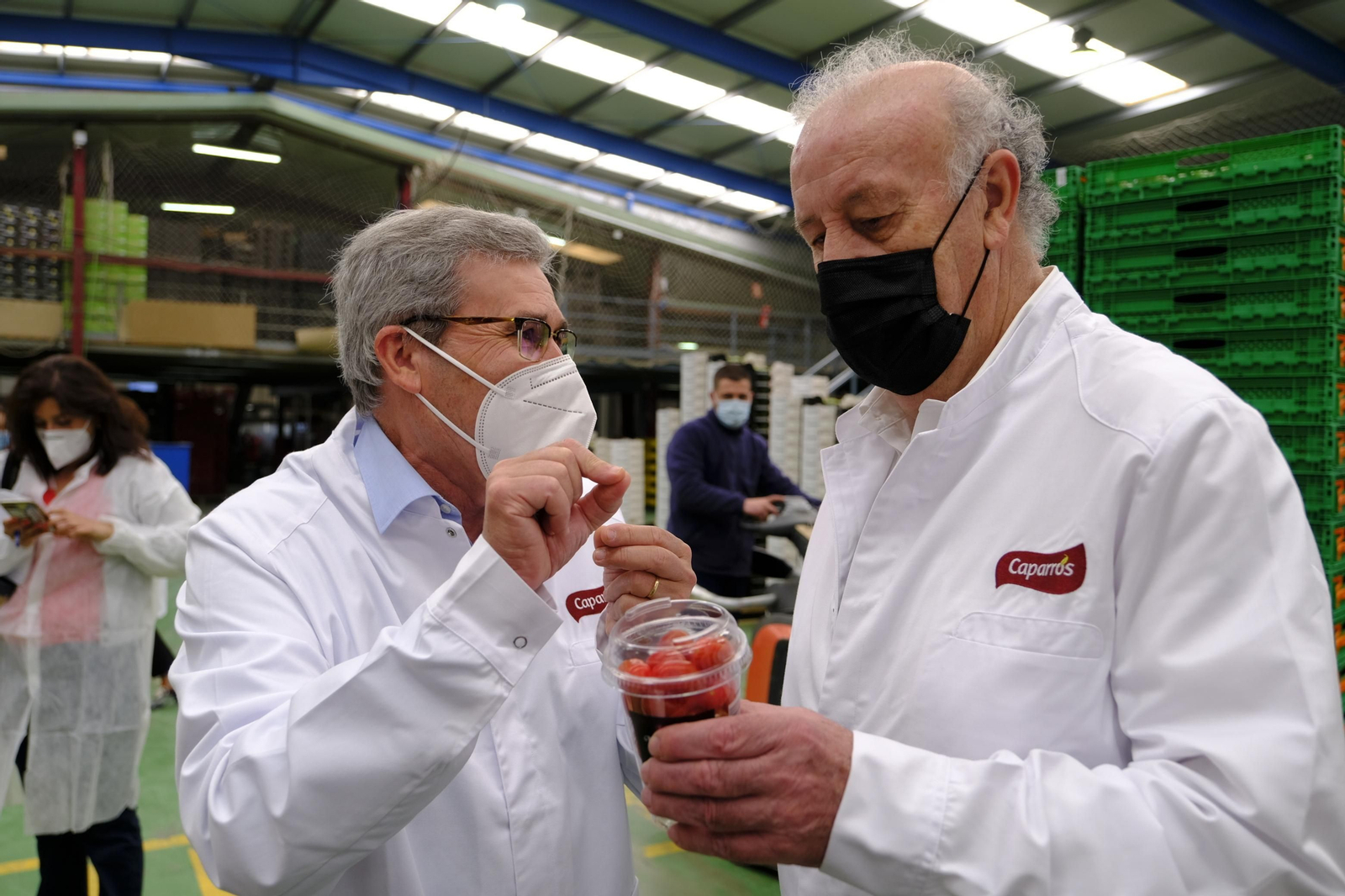 Fotogalería de la visita de Vicente del Bosque a Grupo Caparrós.