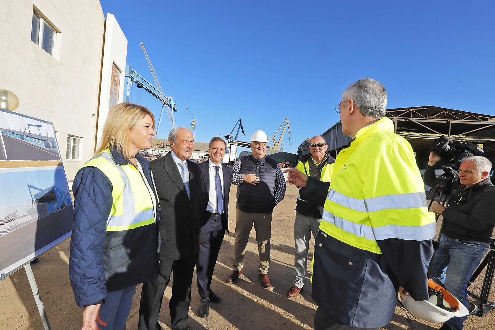 Imágenes de la visita a las instalaciones de Nuevo Astillero de Huelva.
