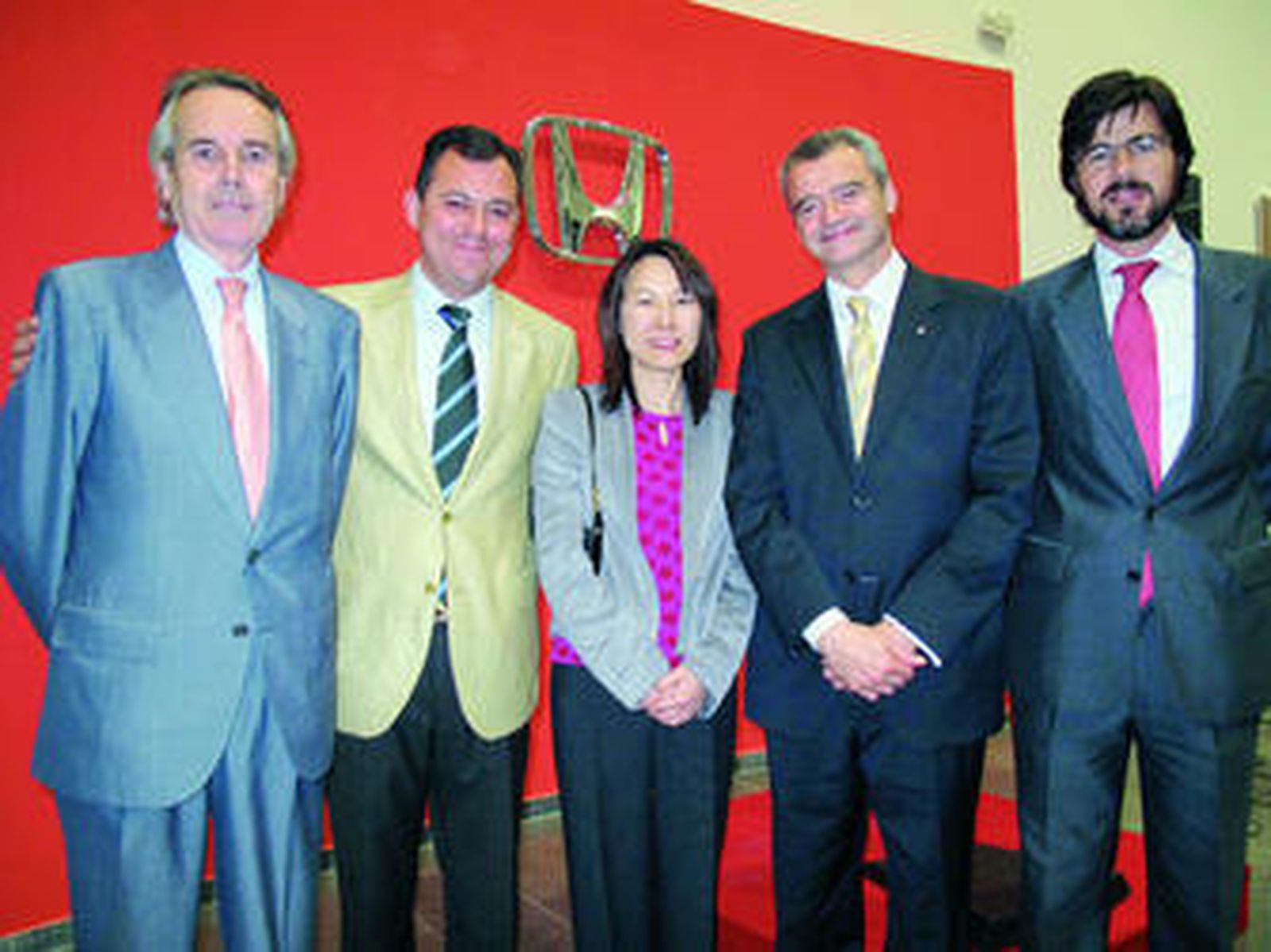 Fernando García Paul, Macarena Gª Parody, José L. Torres, presidente de Honda Cádiz, y José M. Yélamo (ex director del Banco Popular Español).