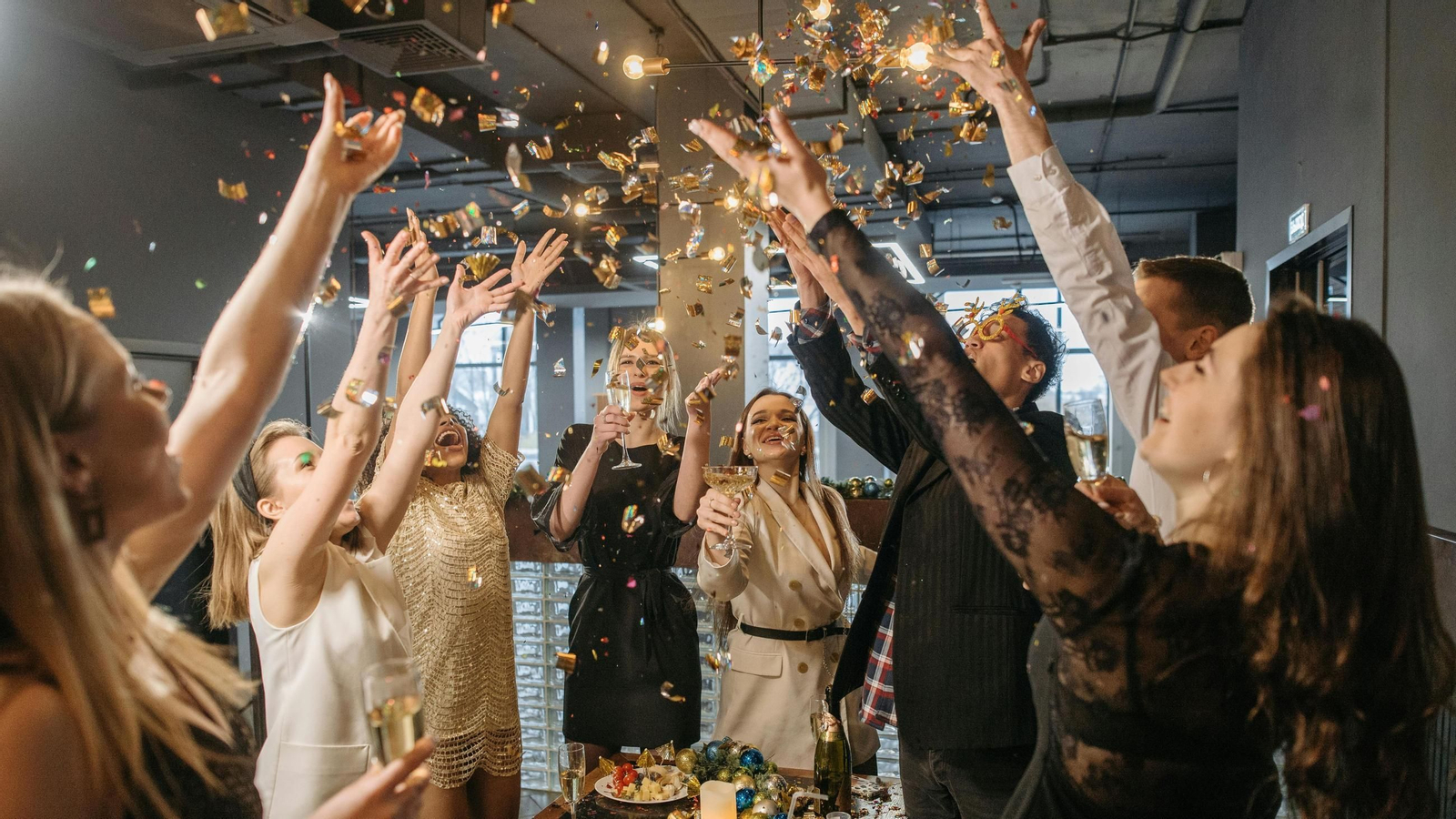 Esta Nochevieja llega a las campanadas con un estilo único que te hará brillar