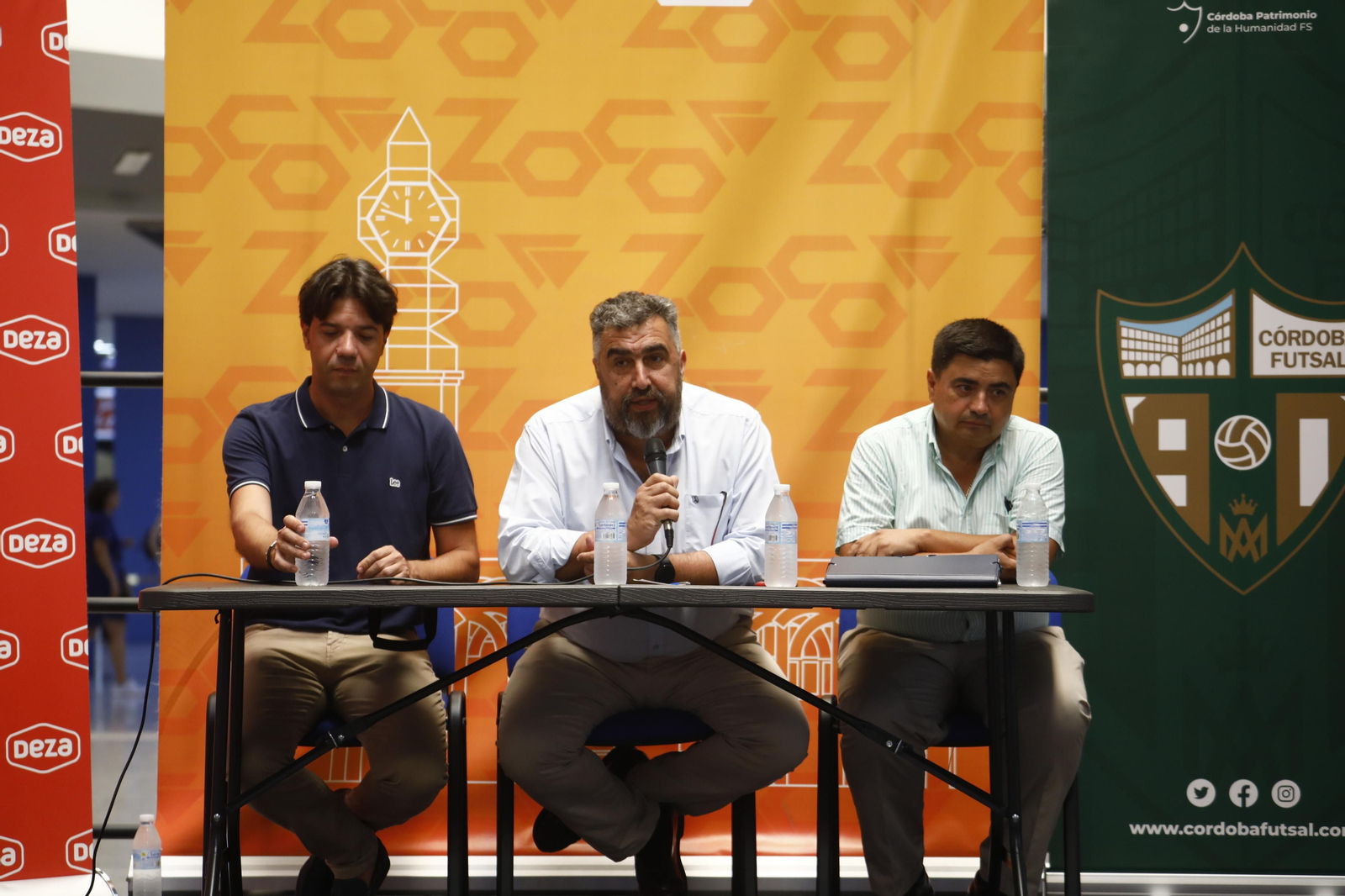 La presentación de las nuevas equipaciones del Córdoba Futsal, en imágenes