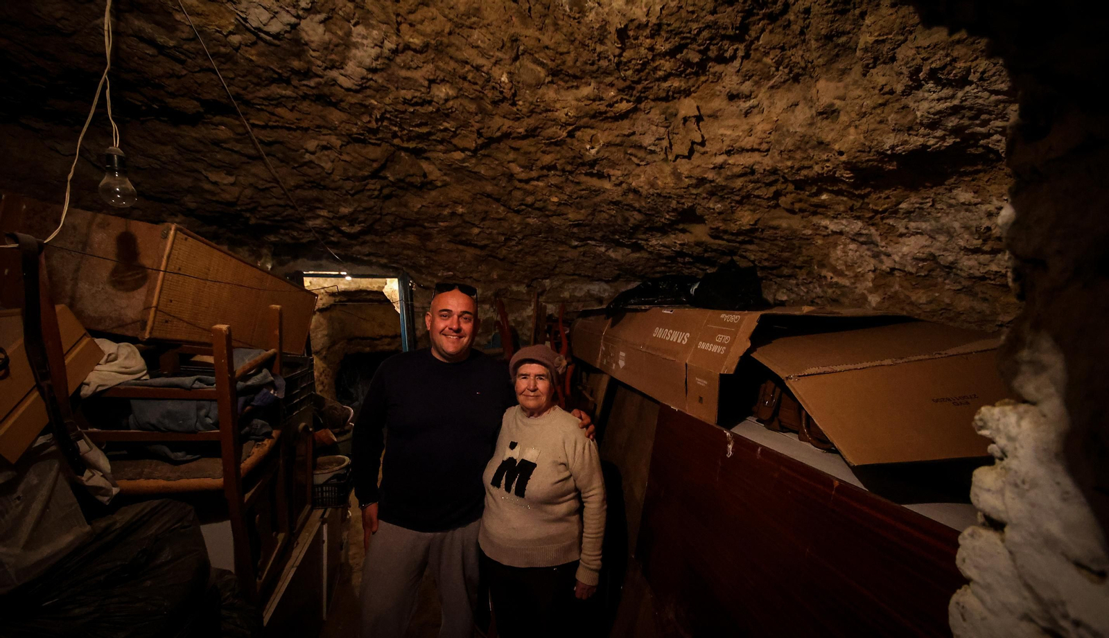 Así es la cueva de Encarna en la peña de Arcos
