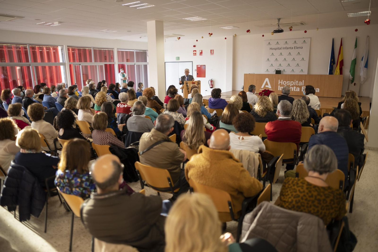 Imágenes del acto de despedida del personal sanitario del hospital Infanta Elena