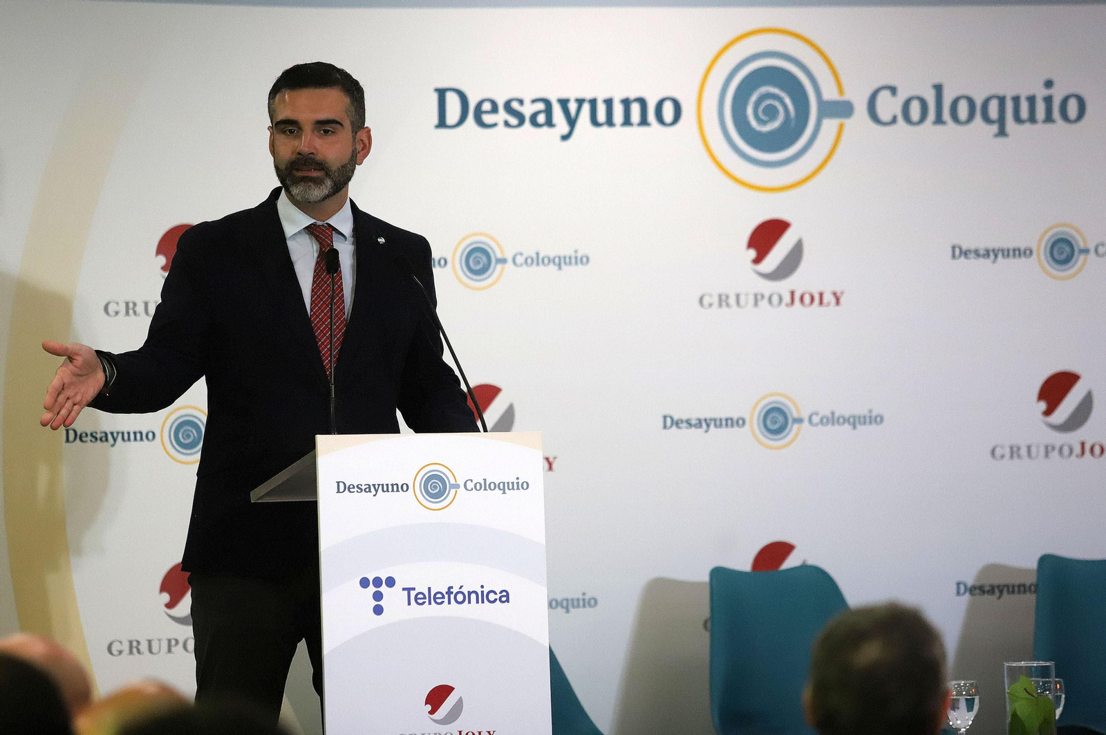 Imágenes del Desayuno Coloquio "Enomía azul, claves para el desarrollo sostenible" organizado por el Grupo Joly