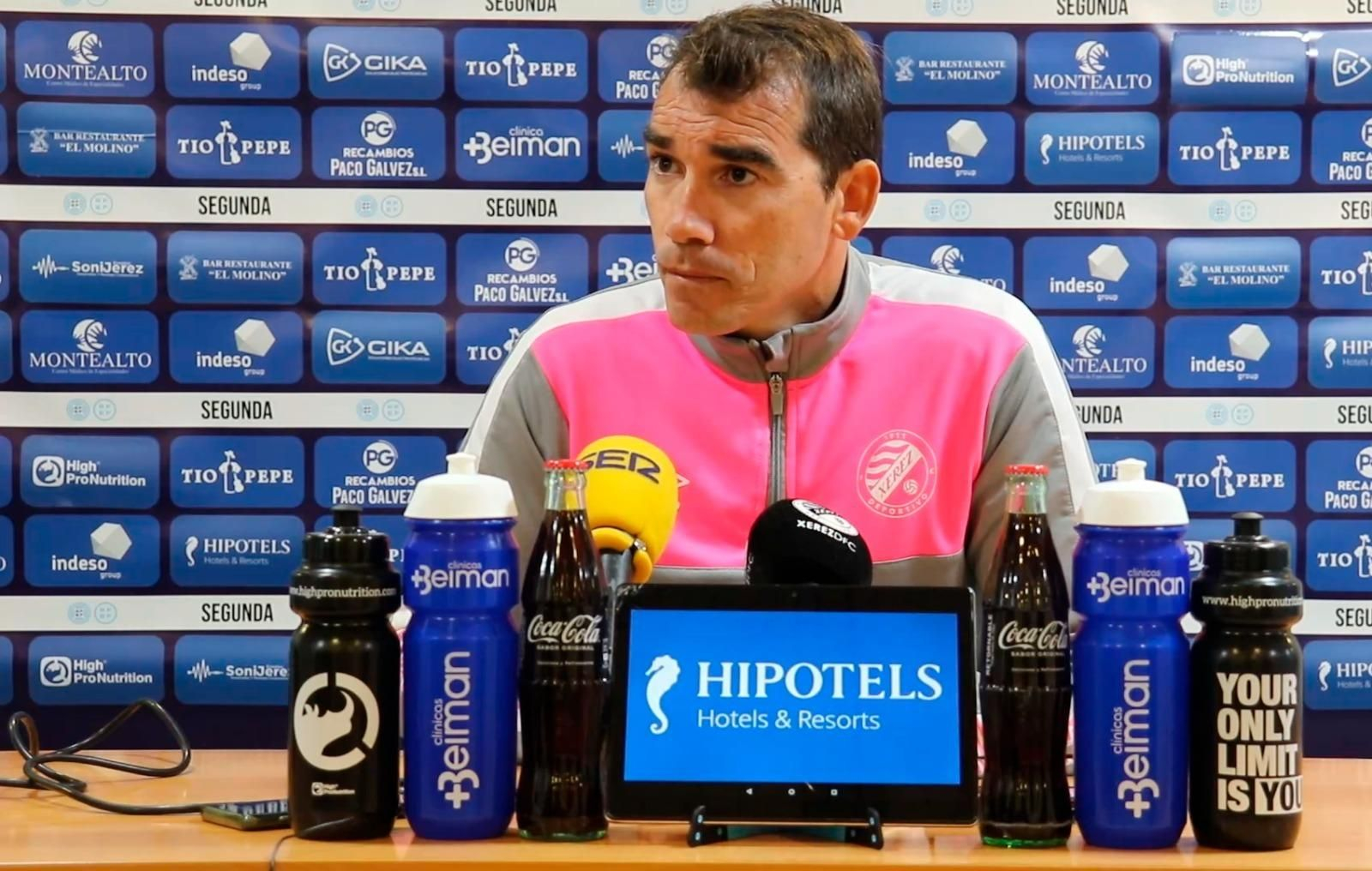 Francis, técnico del Xerez DFC, está contento con la plantilla tras el mercado de invierno.