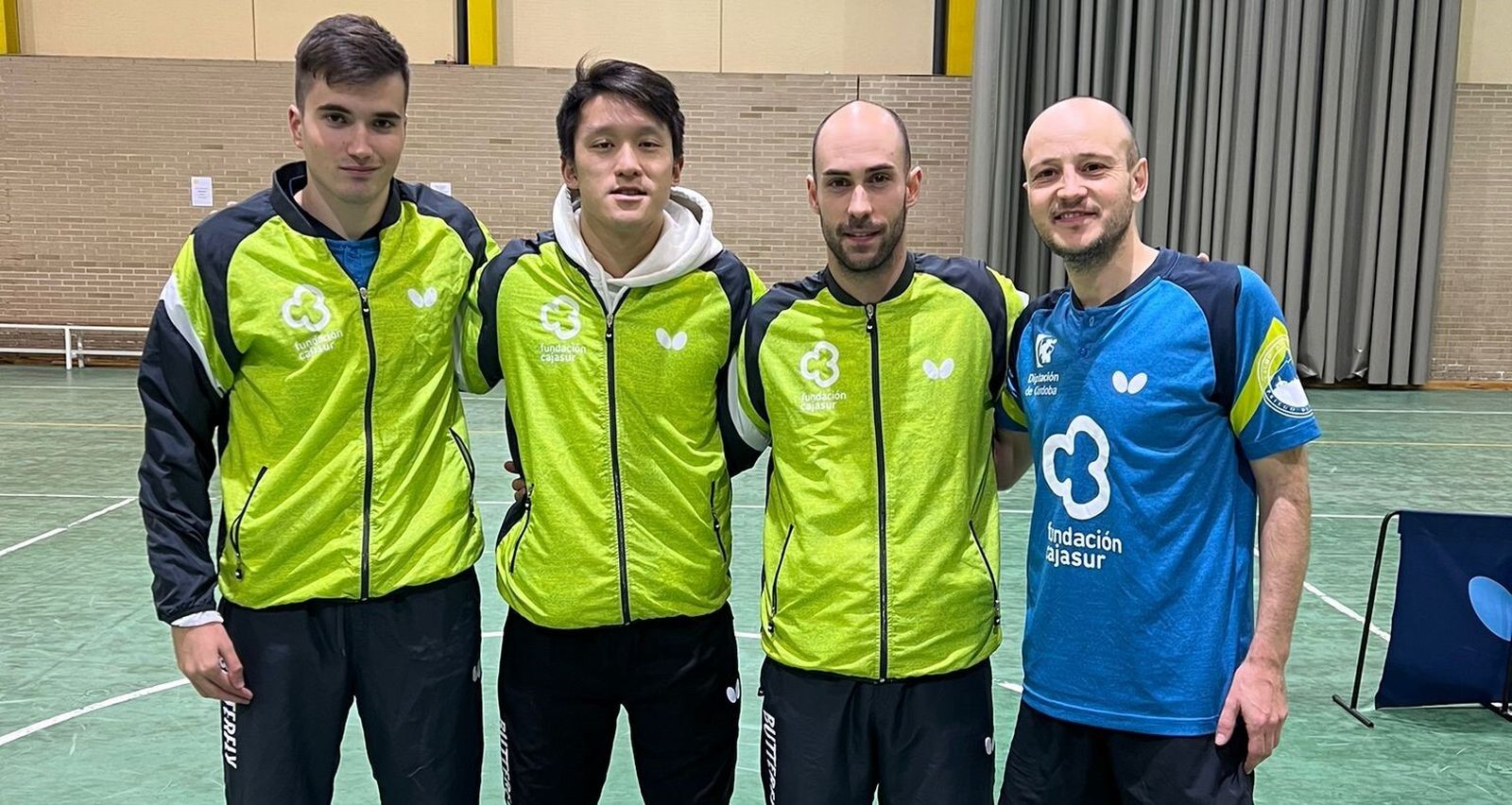 Los jugadores del Cajasur Priego, antes de su partido en Murcia.