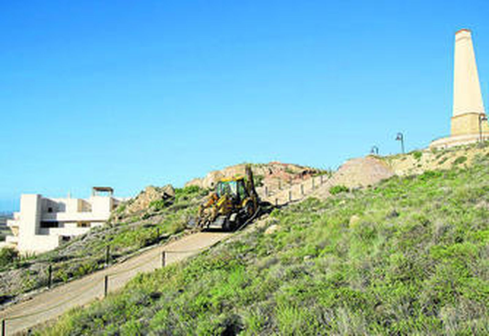 Obras para la demolición del camino que conduce a El Calvario.