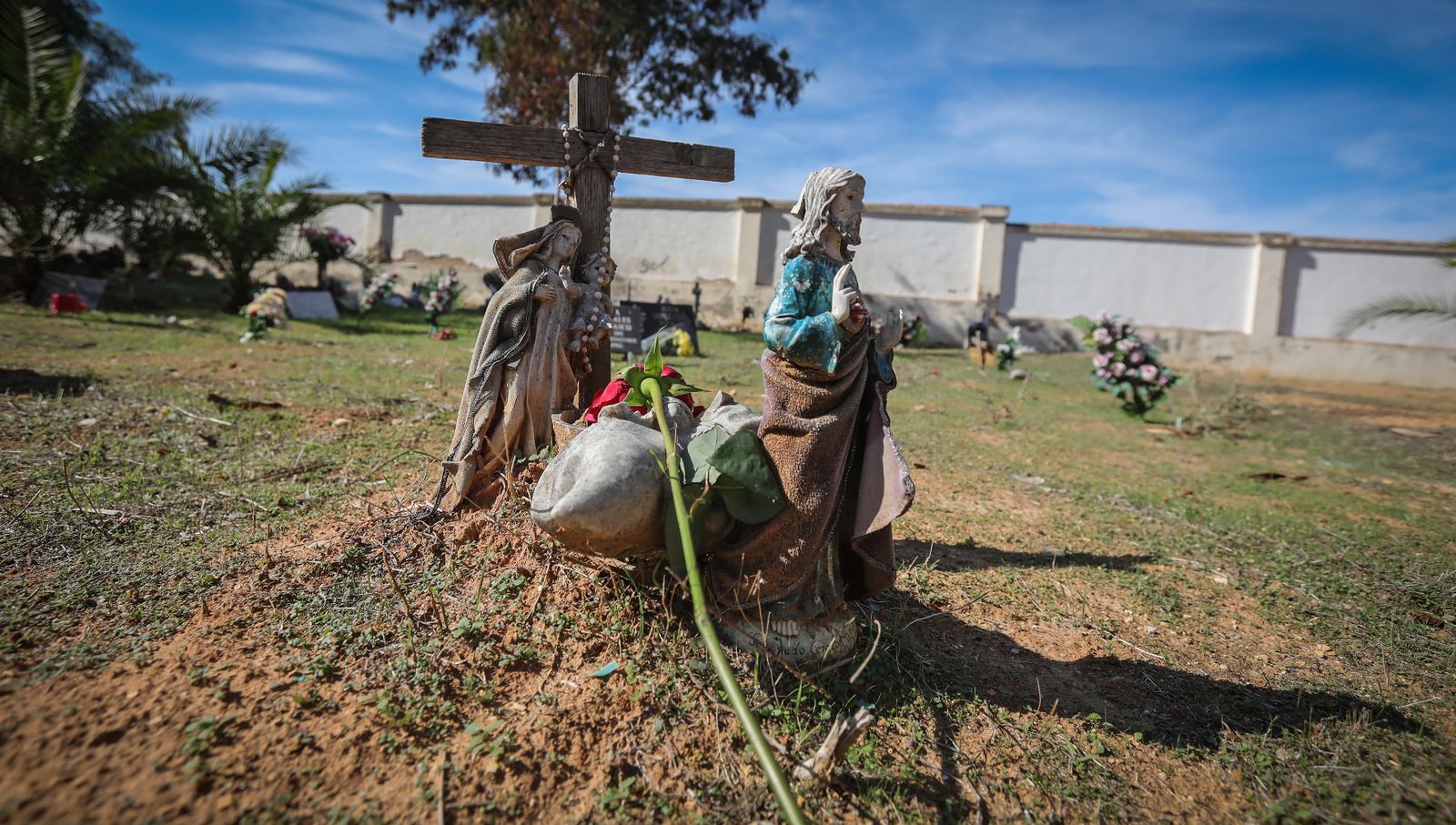 Día de Todos los Santos en el cementerio de Jerez