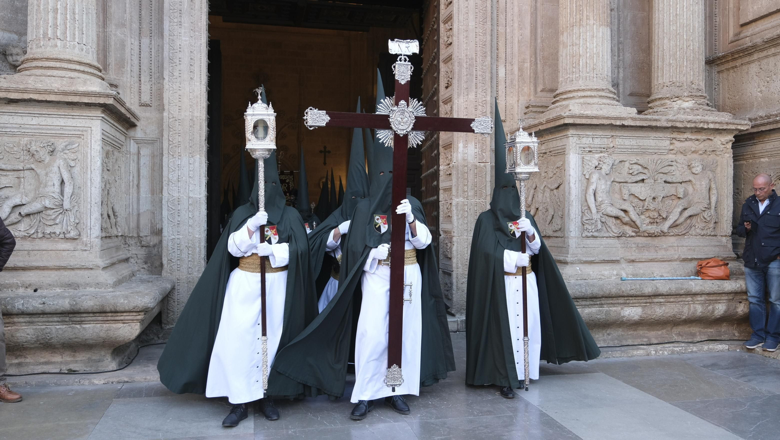 Procesión de Estudiantes en Almería, en imágenes