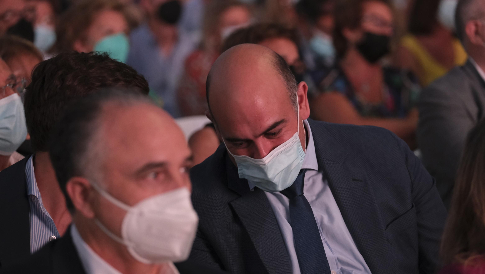 Fotogalería acto reivindicativo por la llegada del AVE a Almería.