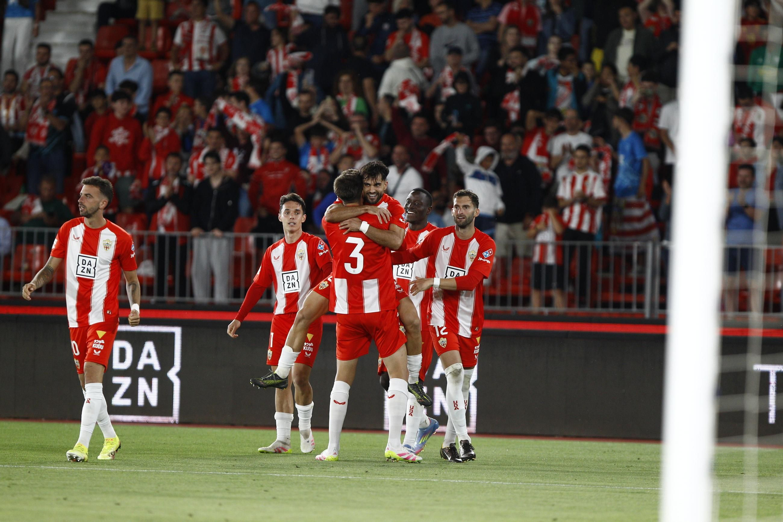 U.D. Almería-Racing de Santander, en imágenes