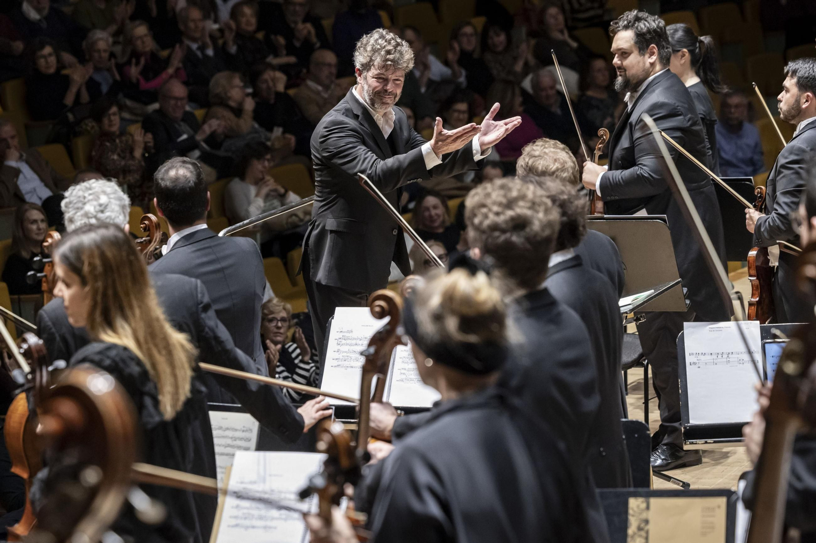 Heras-Casado  dirige a la Orquestra de la Comunitat Valenciana en un concierto solidario