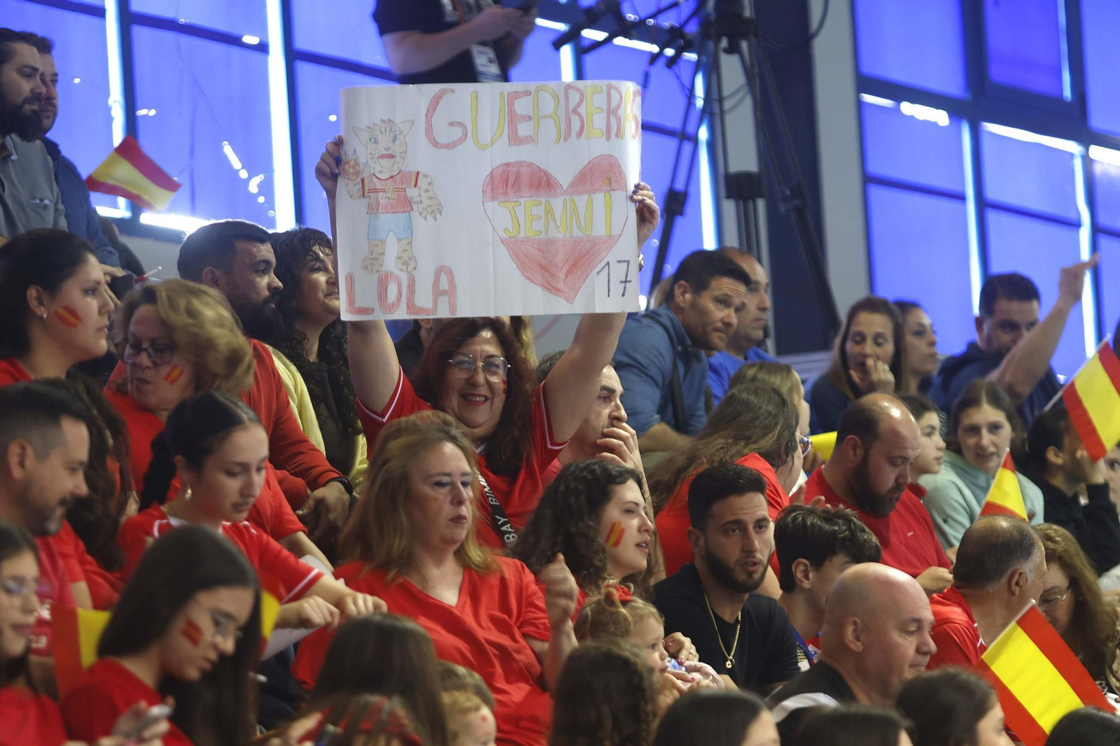 Búscate durante el España - Croacia de balonmano en Algeciras
