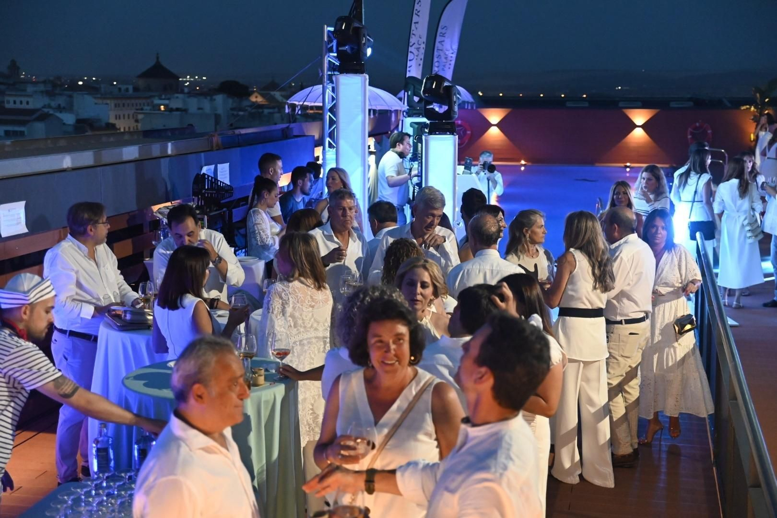 Las mejores fotos de la Fiesta Blanca de la terraza del Eurostars Palace de Córdoba