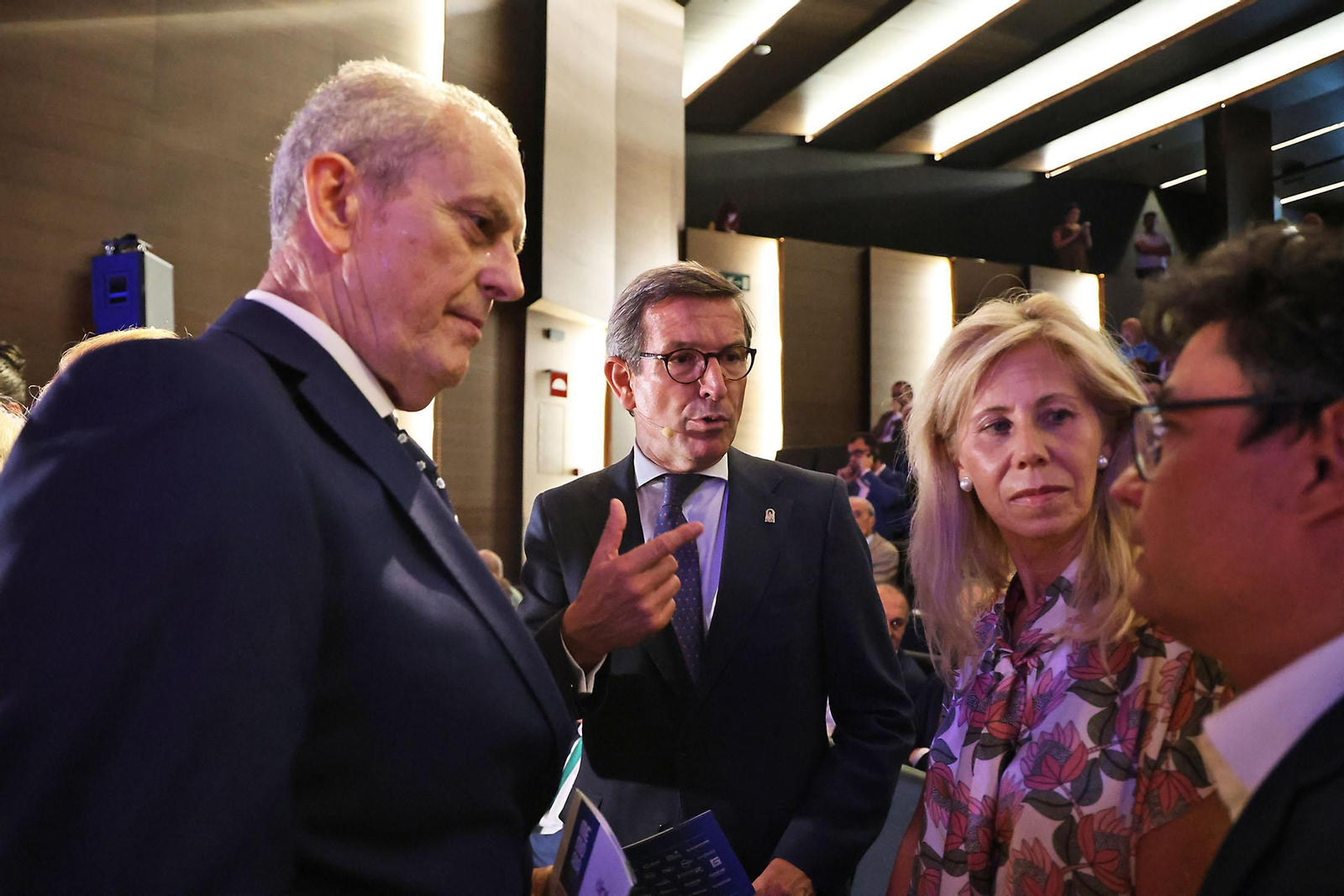 Imágenes de la presentación de la memoria anual de la Asociación de Industrias Químicas, Básicas y Energéticas de Huelva (Aiqbe)