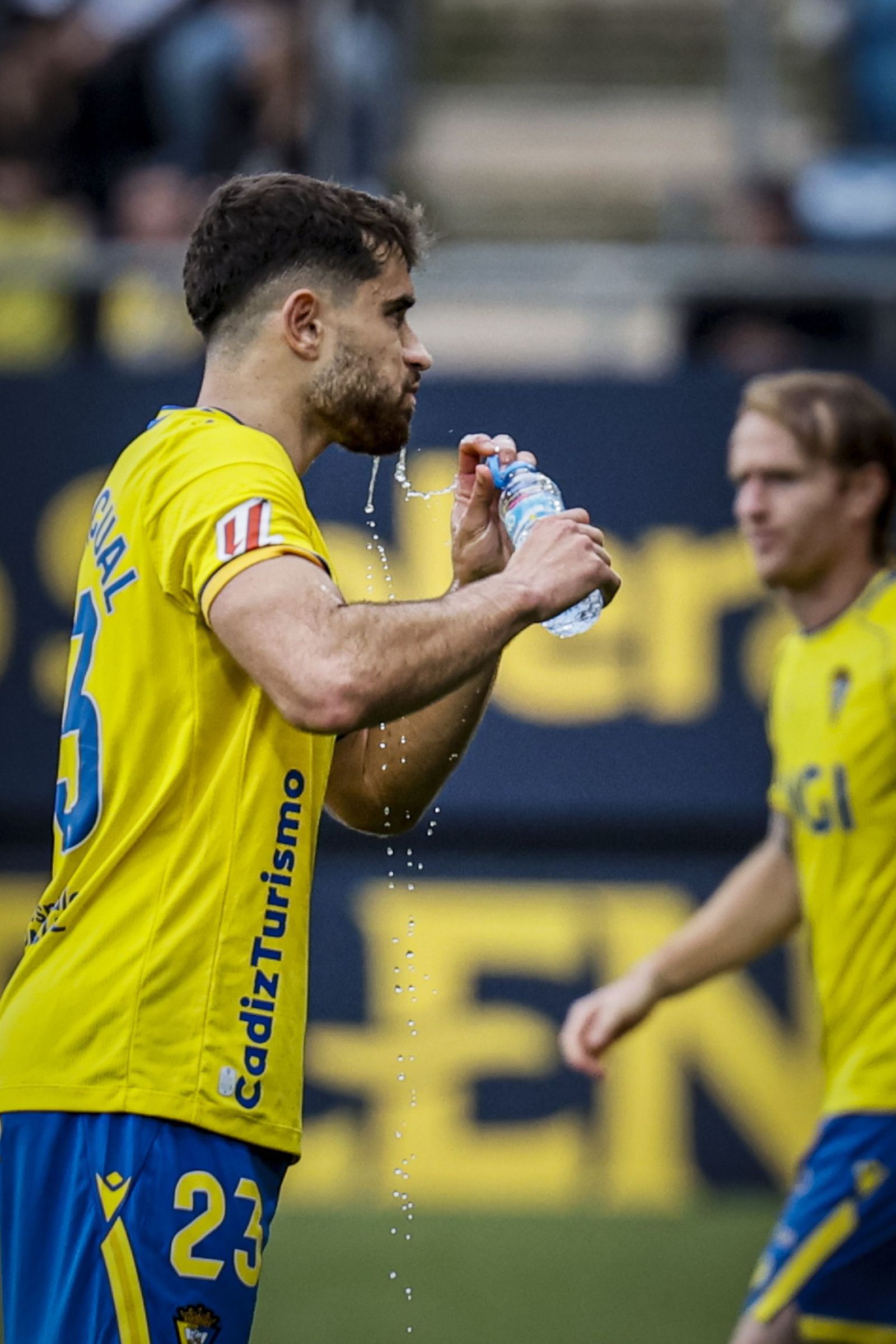 Búscate entre las imágenes del partido de fútbol Cádiz CF - UD Almería