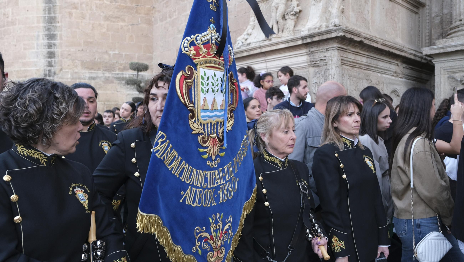 Estudiantes en la Semana Santa de Almería 2025