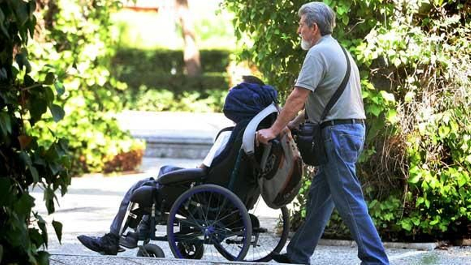 Zoido garantiza la ayuda a la dependencia pese a los 16 millones que debe la Junta