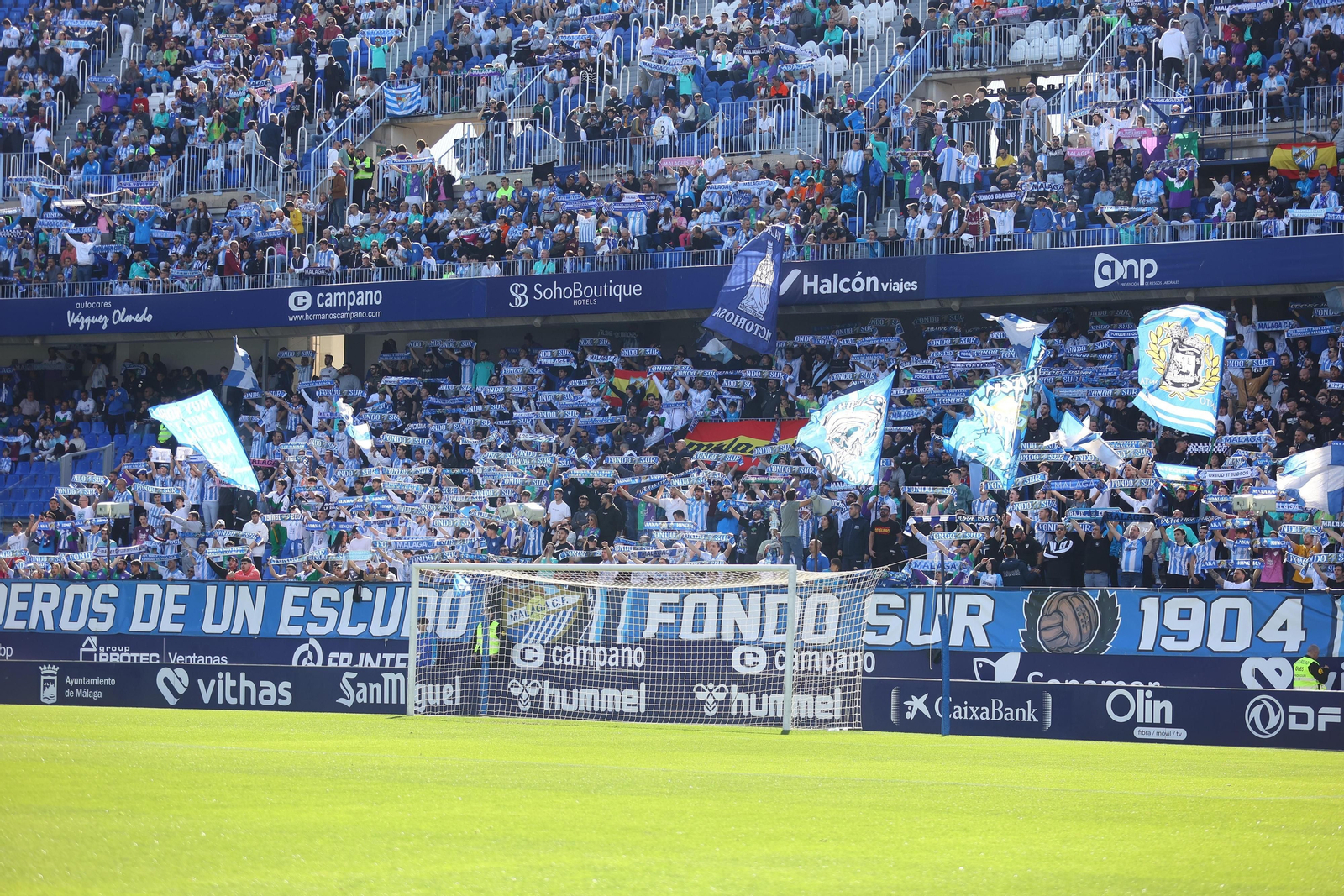 Búscate en las gradas de La Rosaleda en el Málaga CF - Recreativo de Huelva