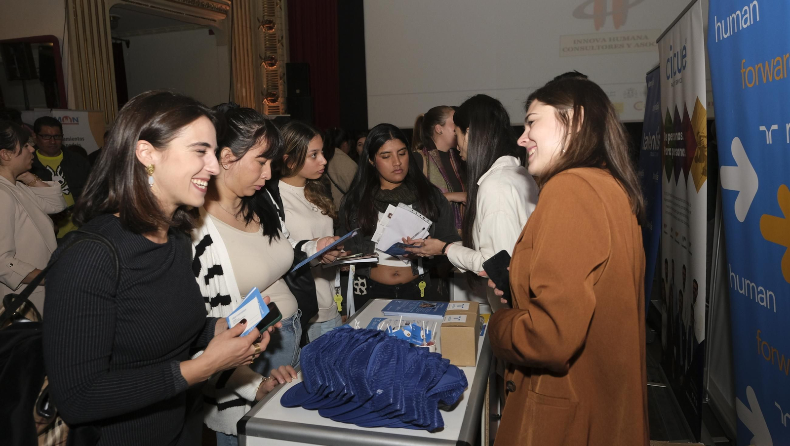Feria de Empleo Talento Joven en el Teatro Cervantes.