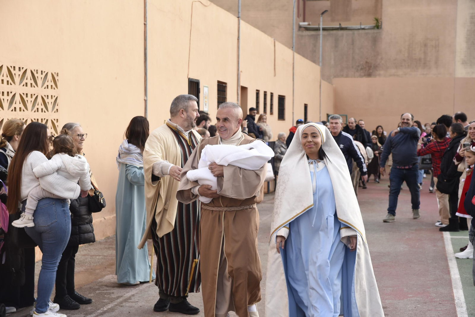 Fotos del belén viviente del Colegio Salesianos de La Línea