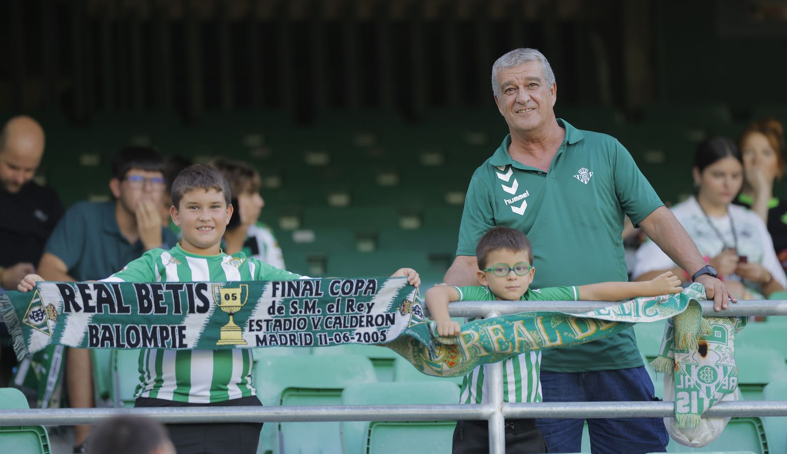 Búscate en la fotos del Betis-Sparta