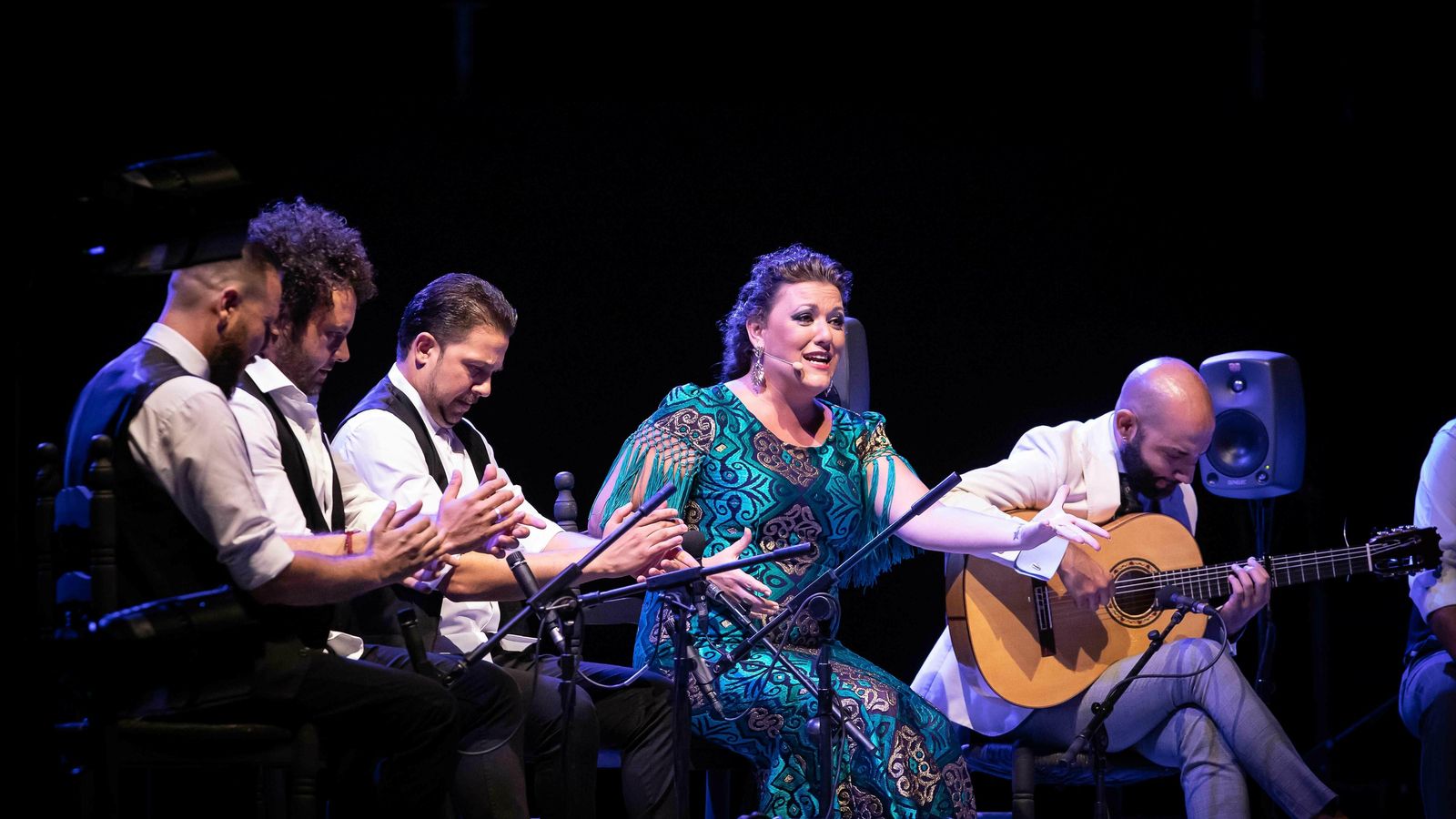 Carmen Grilo, acompañada por Fernando Carrasco.