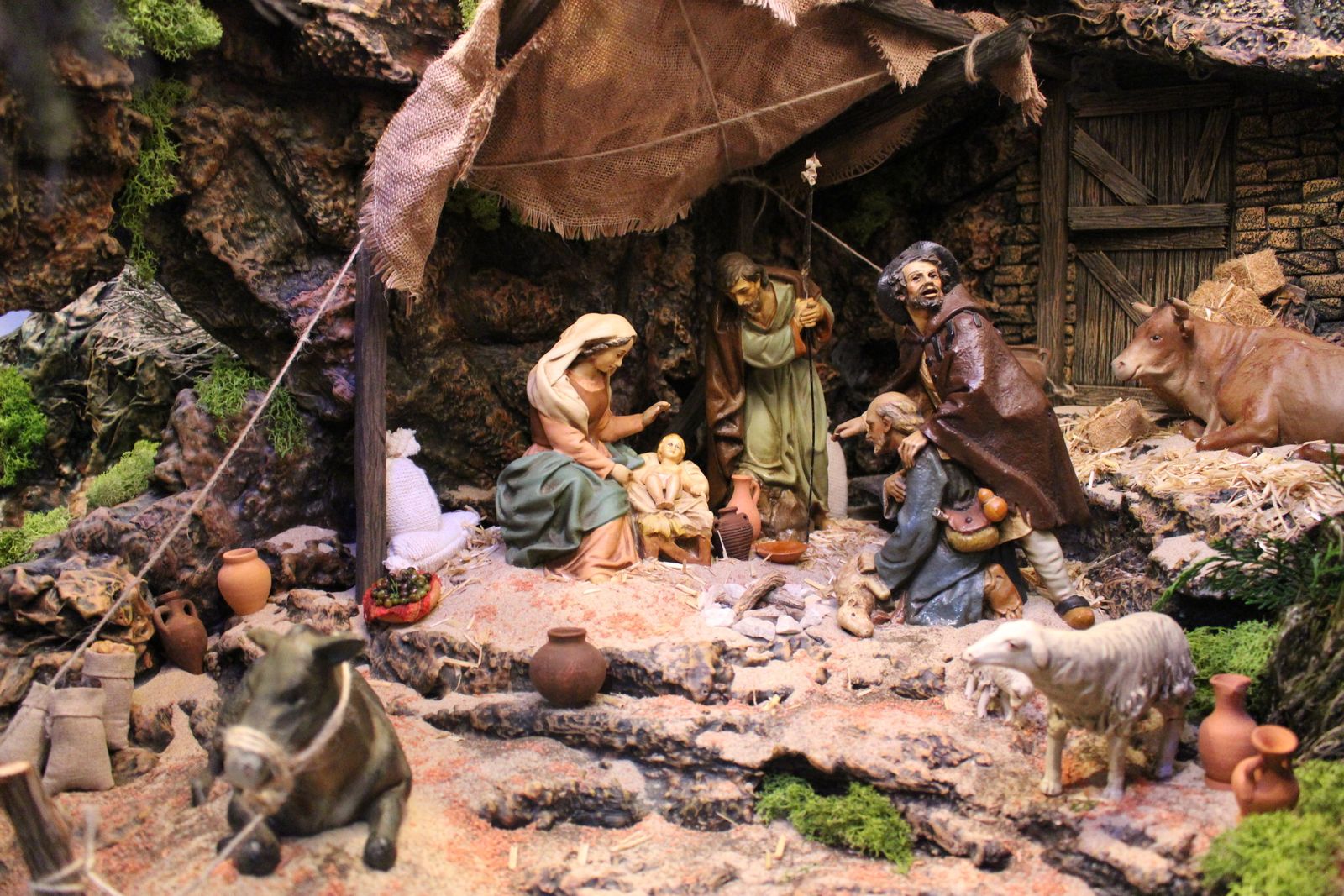 Escena del portal en el belén de la Hermandad del Nazareno.
