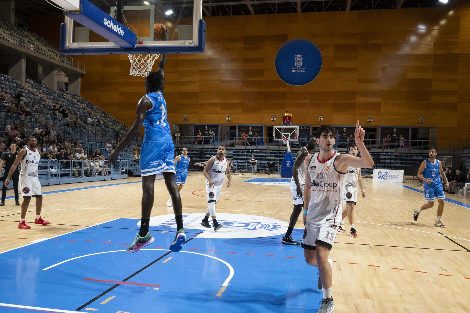 Imágenes del partido entre el Ciudad de Huelva y Biele ISB