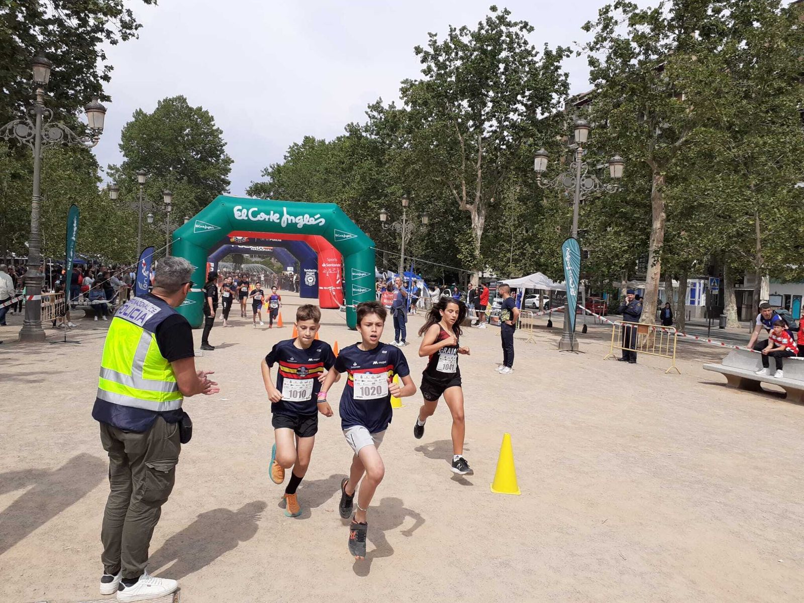 Momento de una de las categorias de la Carrera Solidaria Ruta 091.