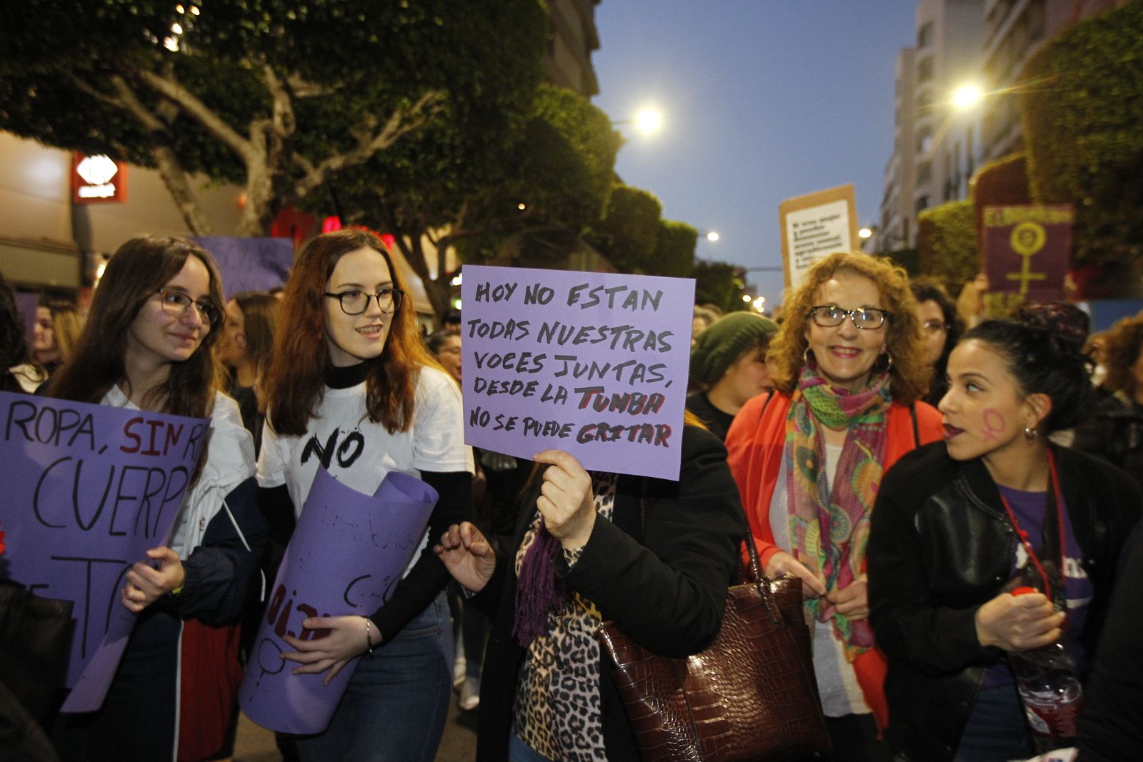 Fotogalería manifestación Día Internacional de la Mujer en Almería