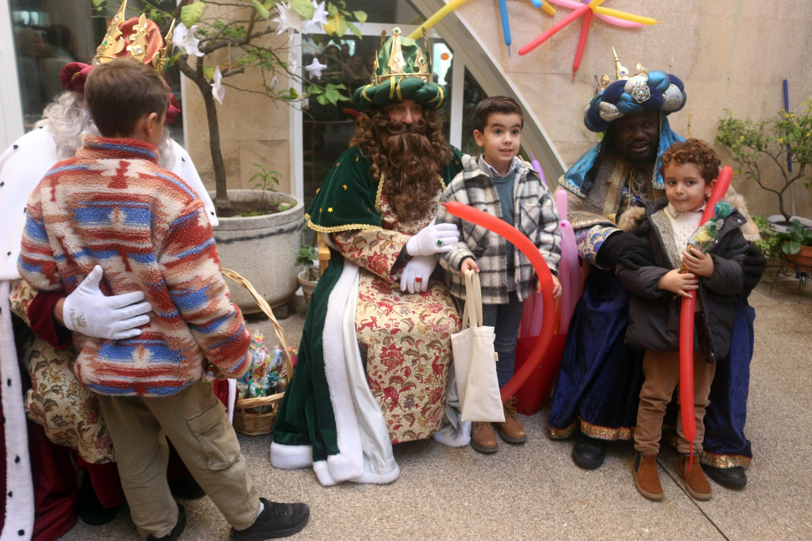 Visita de los Reyes a la Residencia Vedruna