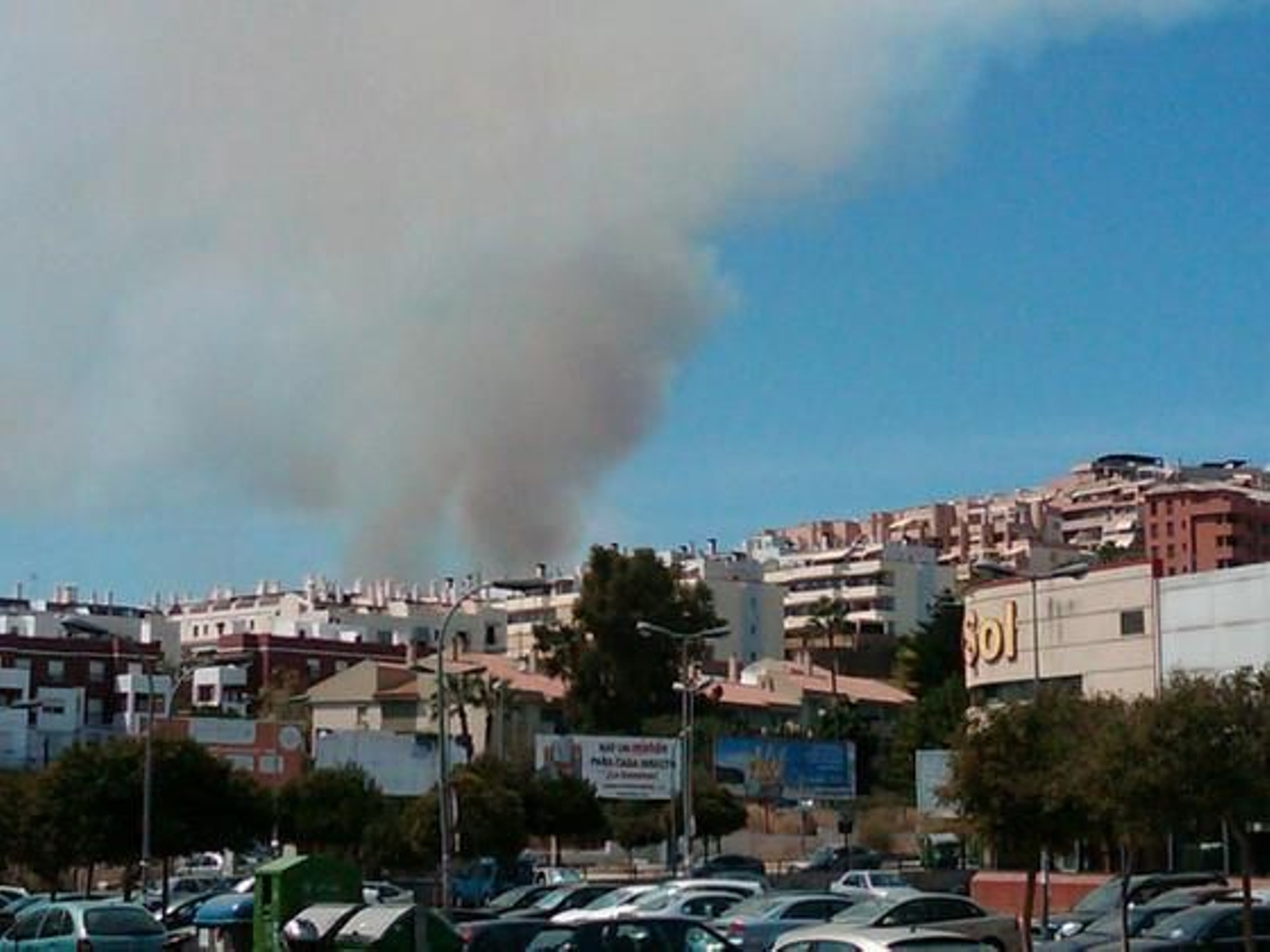 El incendio desde el Rincón de la Victoria  Foto: J.L.M.