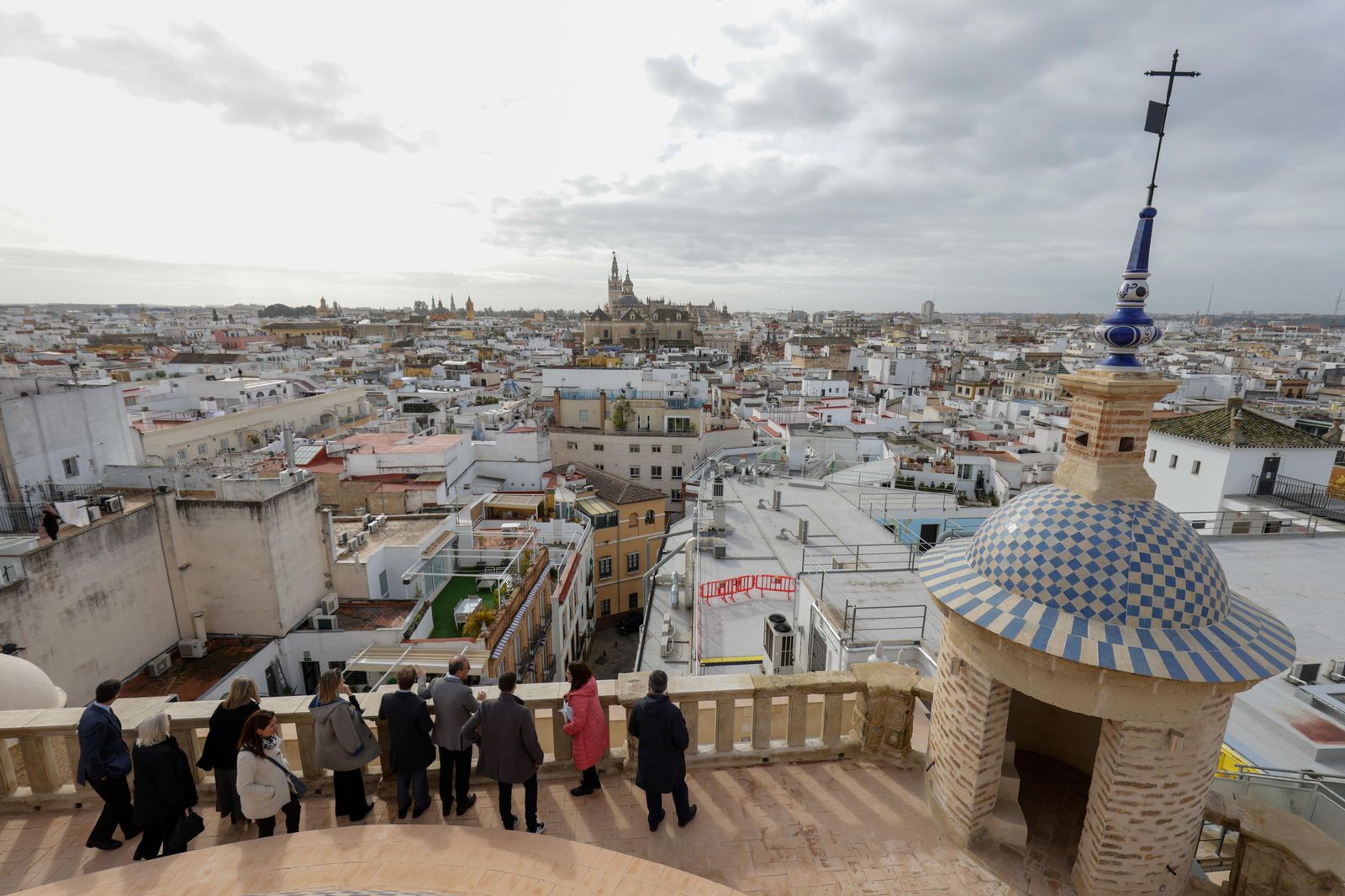 Las imágenes de la visita a las cubiertas de la Iglesia de la Anunciación