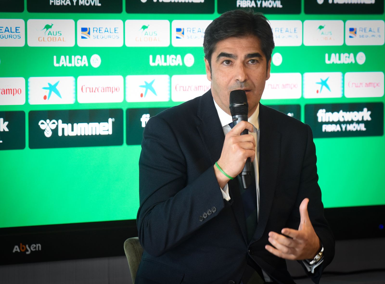 Presentación de Johnny Cardoso