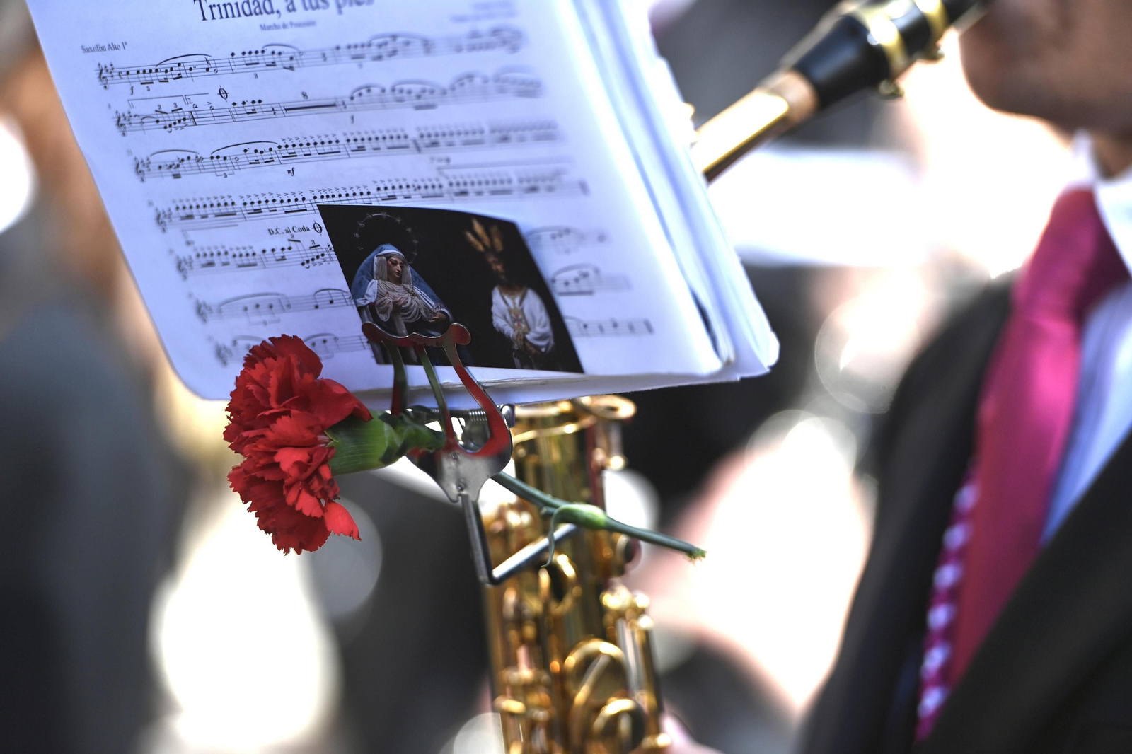 La misa del alba y el traslado del Cautivo, en fotos