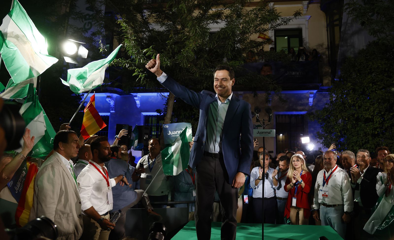 El triunfo de Juanma Moreno, en imágenes