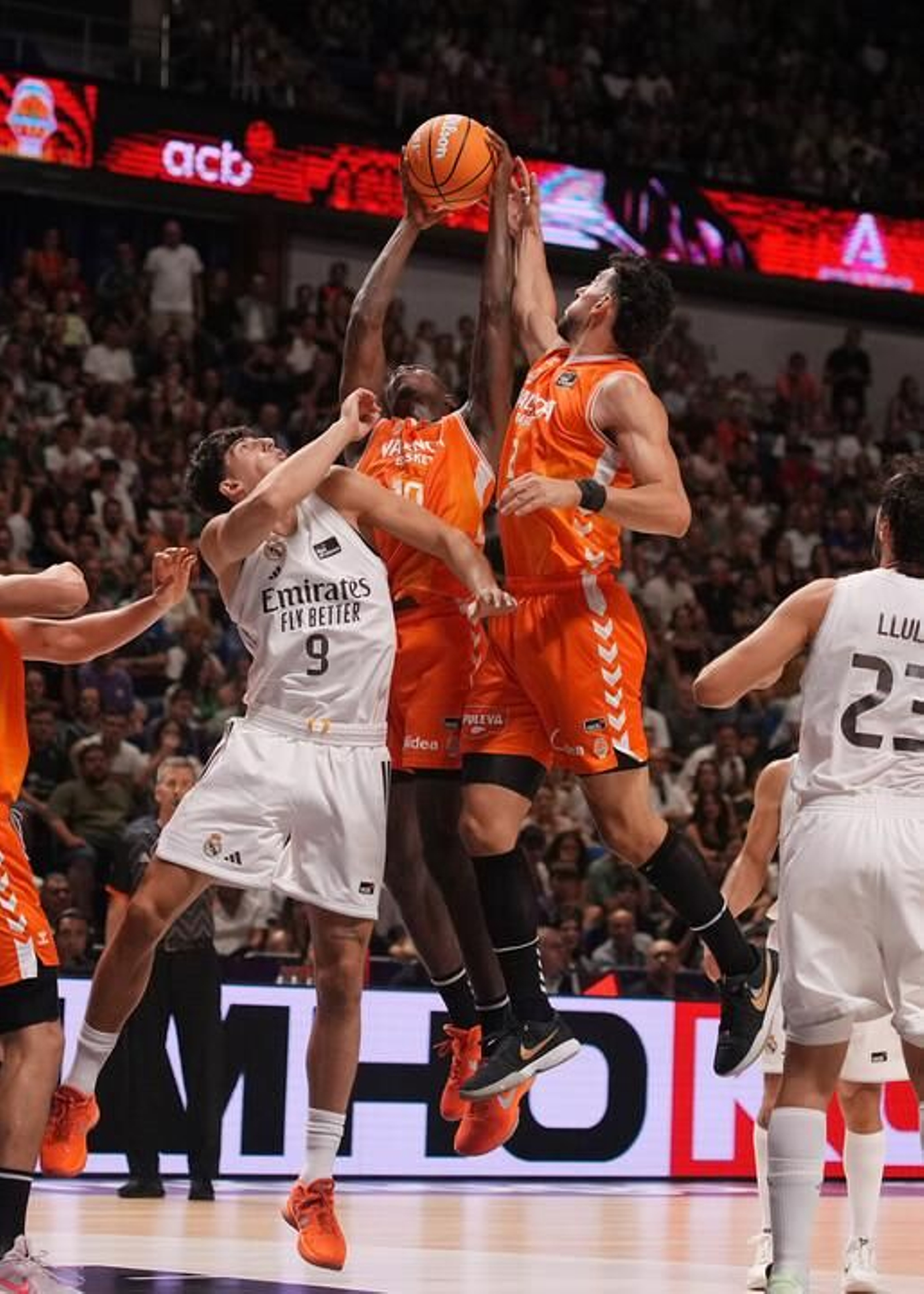 Las fotos del Real Madrid-Valencia Basket, final de la Supercopa