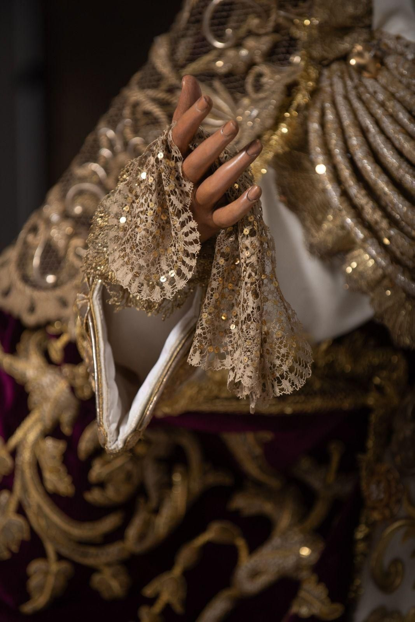 Las primeras imágenes de la reposición al culto de la Esperanza de Triana