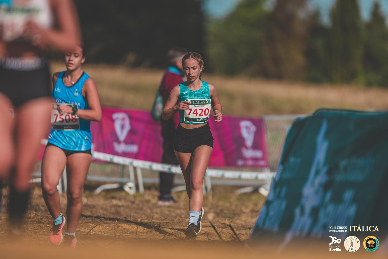 Búscate en las fotos del Cross de Itálica 2025 | 6