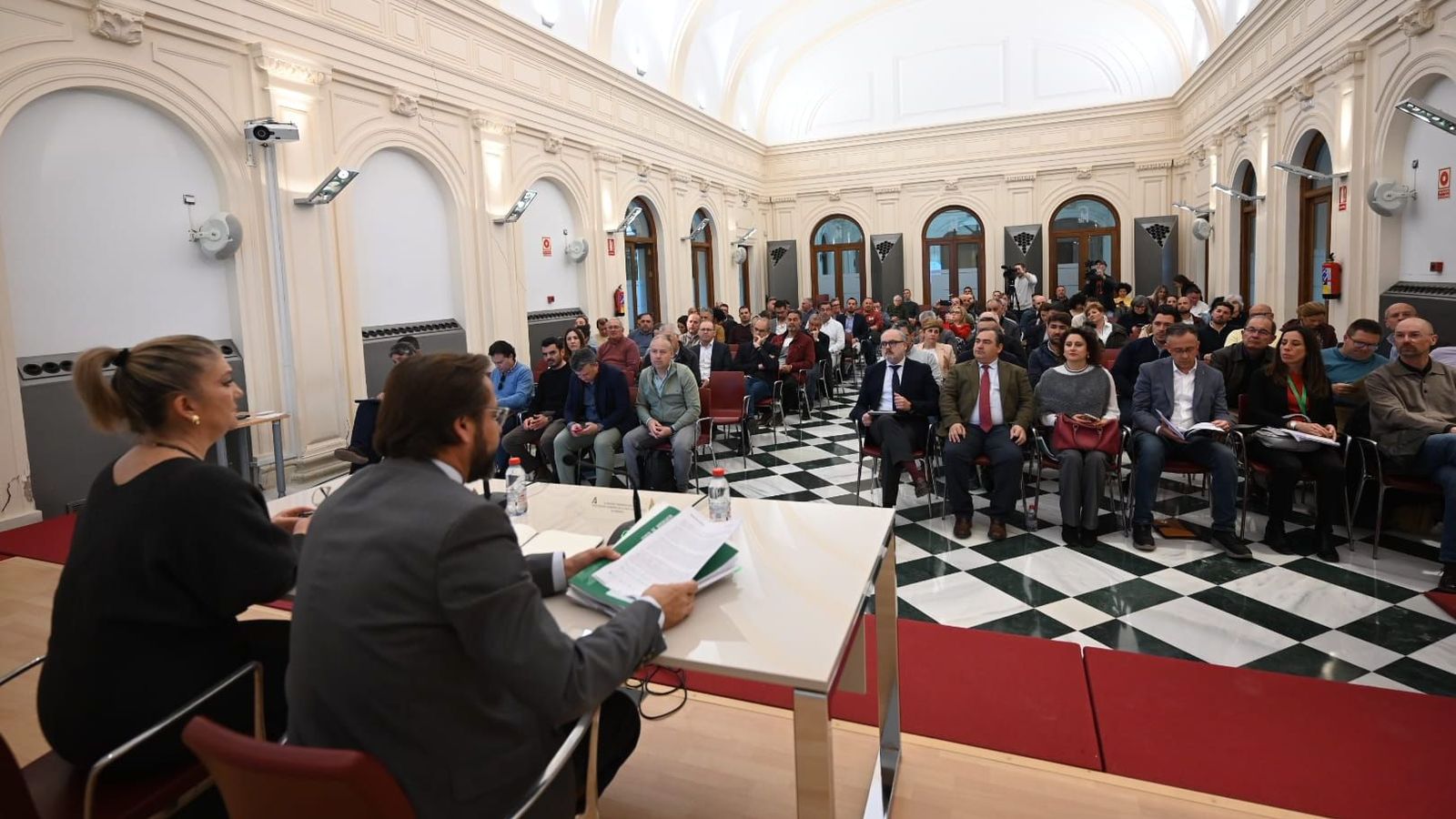 Representantes de más de 170 municipios se reúnen con el delegado del Gobierno y el delegado de Agricultura, Pesca, Agua y Desarrollo Rural
