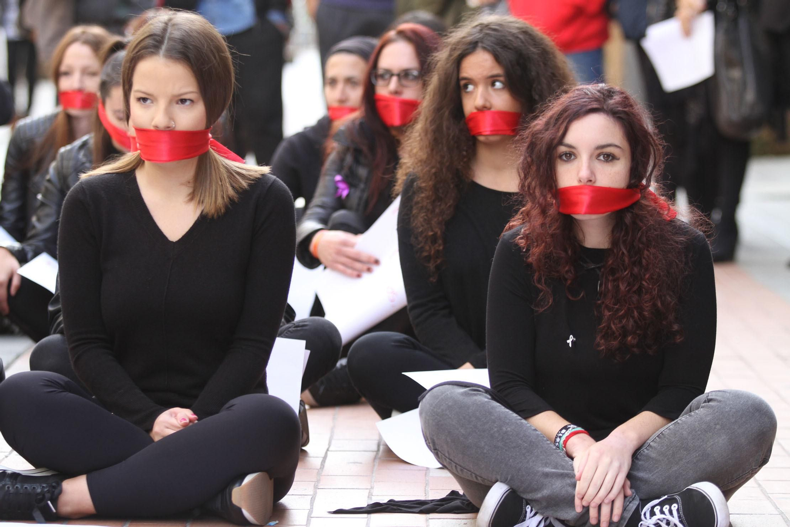 Lectura de manifiesto de violencia contra la mujer