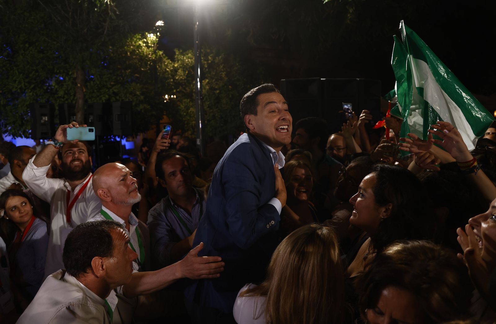 El triunfo de Juanma Moreno, en imágenes