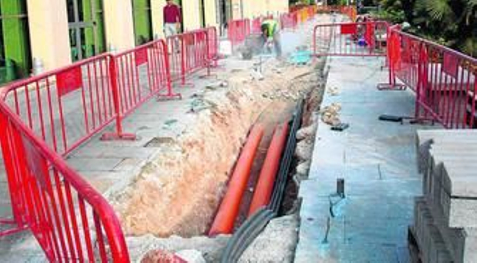 Obras para llevar la canalización de gas natural hasta el centro de Marbella.
