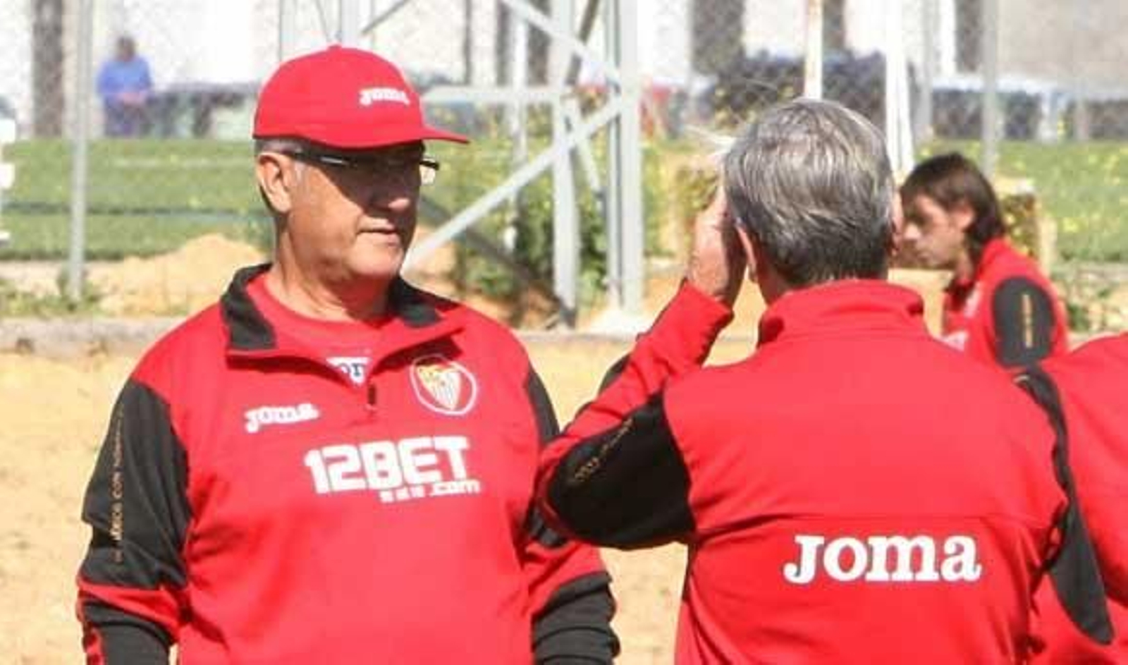 El Sevilla comunica a Manzano que no seguirá la próxima campaña